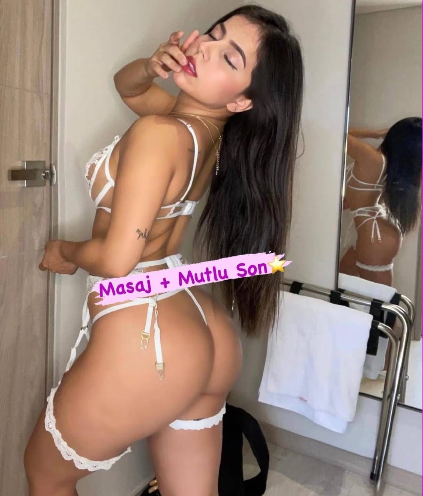 Esenyurt Escort Bayan Gamzeyle Adım Adım Tutkulu Bir Gece